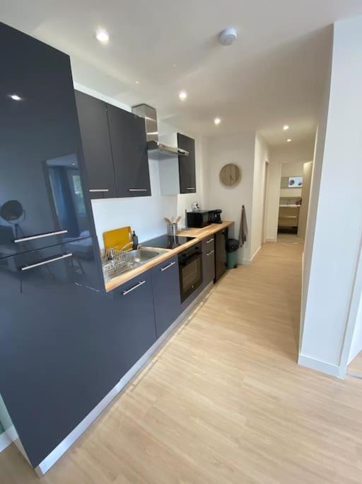 Appartement Familial, 2 Chambres, En Rdc Sur Cour Saint-Florentin  Eksteriør billede