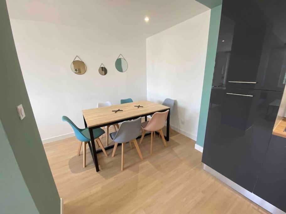 Appartement Familial, 2 Chambres, En Rdc Sur Cour Saint-Florentin  Eksteriør billede